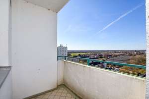 Charmante 3-Zimmer-Wohnung im 14. Obergeschoss mit schönem Weitblick über die Hansestadt Lübeck! – Die vollständige Adresse der Immobilie erhältst du vom Anbieter., 23560 Moisling, Lübeck – Vorschaubild 6