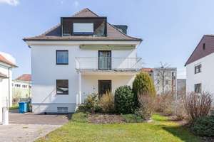 Dreifamilienhaus mit Hinterliegergrundstück in Ingolstadt-Süd