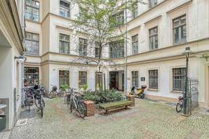 WOHNUNGSPAKET MIT DACHTERRASSE IM WRANGELKIEZ | 1.OG–DG | POTENZIAL | PROVISIONSFREI! – Oppelner Straße 26, 10997 Kreuzberg, Berlin – Vorschaubild 3