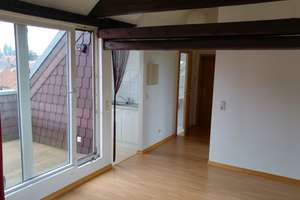 Gepflegte 2-Raum-DG-Wohnung mit Balkon in Hannover