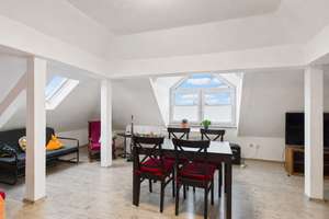 SCHWIND IMMOBILIEN - Charmante Dachgeschosswohnung mit besonderem Flair in zentraler Lage – Die vollständige Adresse der Immobilie erhältst du vom Anbieter., 64293 Darmstadt-Nord, Darmstadt – Vorschaubild 3