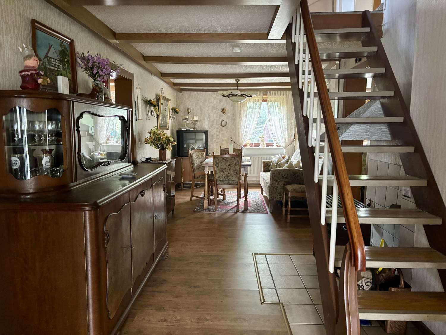 Immobilie in Hessisch Oldendorf - Brücke zum Wohntraum - zwei Häuser, ein Glücksgriff - Bild 1