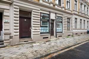 Altbaucharme in Düsseldorf-Pempelfort: Modernisierte 2-Zimmer-Wohnung mit laufenden Mieteinnahmen