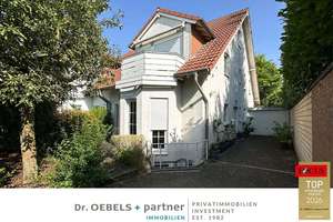 ATTRAKTIVE DOPPELHAUSHÄLFTE AUF 511 M² GRUNDSTÜCK - FAMILIENFREUNDLICH MIT PLATZ AUF 4 EBENEN