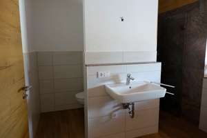 Exklusives Einfamilienhaus (DHH) mit 8 Zimmern in Antdorf – Hauptstraße 1b, 82387 Antdorf – Vorschaubild 4