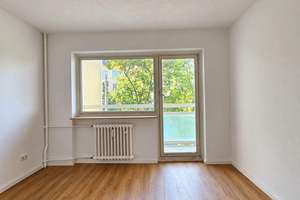 Frisch renovierte 3,5-Zimmer-Wohnung mit Balkonen in Laim – 80687 Sankt Ulrich, München – Vorschaubild 5