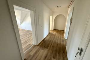 Hochwertig sanierte 7-Zimmer-Wohnung (150 m²) nahe Götheanlage