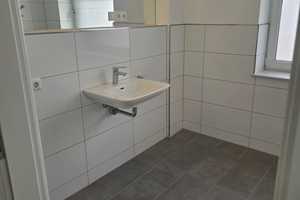 Freundliche 2-Zimmer-Wohnung mit Einbauküche in Bremerhaven – Rohrstraße 15, 27572 Bremerhaven – Vorschaubild 3
