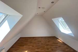 Wohnen mit Charakter: 3-Zimmer-Dachgeschosswohnung in Köln – Roonstraße 88, 50674 Neustadt/Süd, Köln – Vorschaubild 12