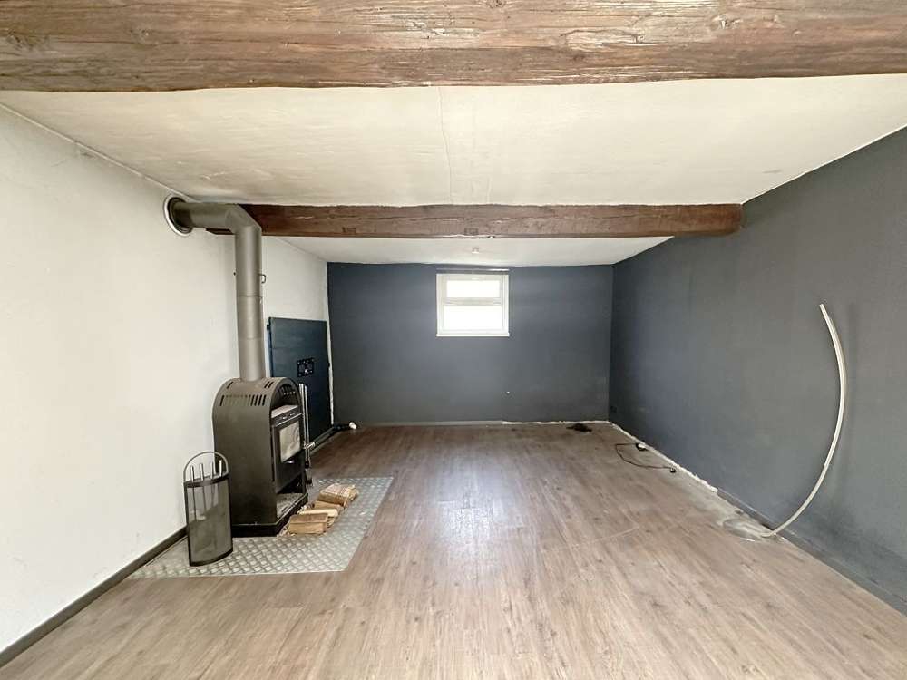 Immobilie in Böhl-Iggelheim - Spitzenpreis: Renovierungsbedürftiges Haus mit großem Grundstück, Innenhof und ausbaufähiger Scheune - Bild 1