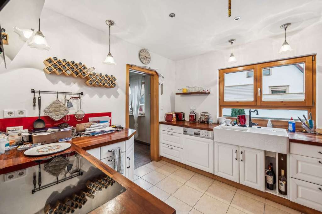 Immobilie in Achern - Großzügiges Einfamilienhaus / Mehrgenerationenhaus in Achern-Önsbach - Bild 1