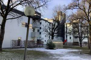 Ganz oben: : schöne  renovierte 3 Zimmer Whg. mit Essdiele und Südterrasse – Karl-Witthalm-Str. 25, 81375 Neuhadern, München – Vorschaubild 6