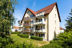 Komplett neu sanierte 2-Zimmer-Wohnung mit Terrasse