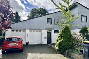 Großzügiges Zweifamilienhaus mit Garten, Saunen und Photovoltaikanlage in Berlin-Lichterfelde