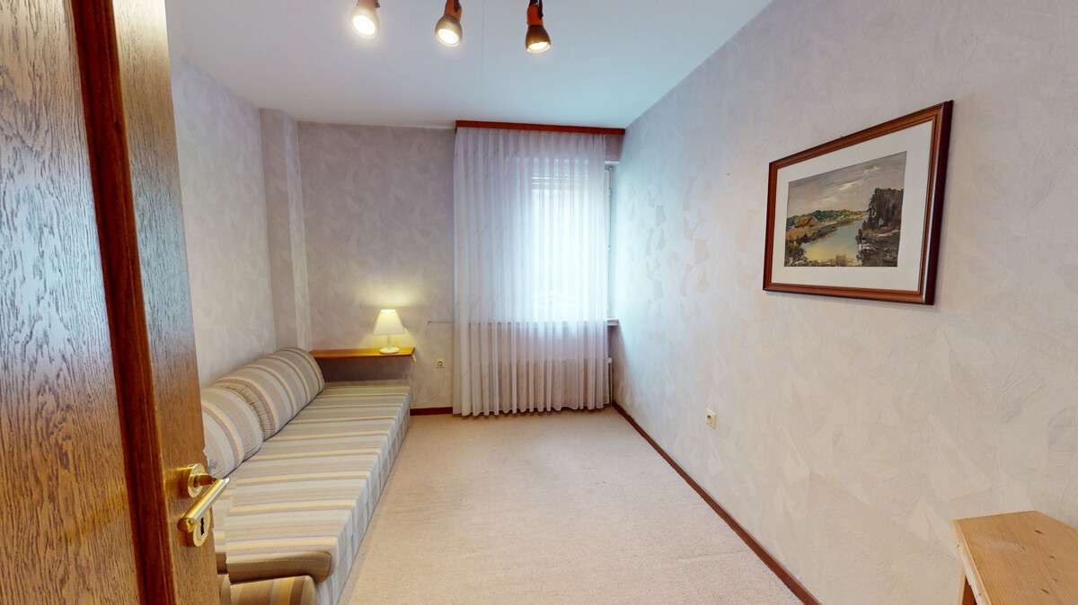 Immobilie in Werdohl - VR IMMO: Handwerkertraum: Zweifamilienhaus mit großer Garage und Werkstatt. - Bild 0