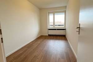Zum Wohlfühlen! Viel Platz & Komfort & Einbauküche, neue Ausstattung! 6 Zimmer, 2 Balkone, 2 Bäder – Goltsteinstr. 95, 50968 Bayenthal, Köln – Vorschaubild 15