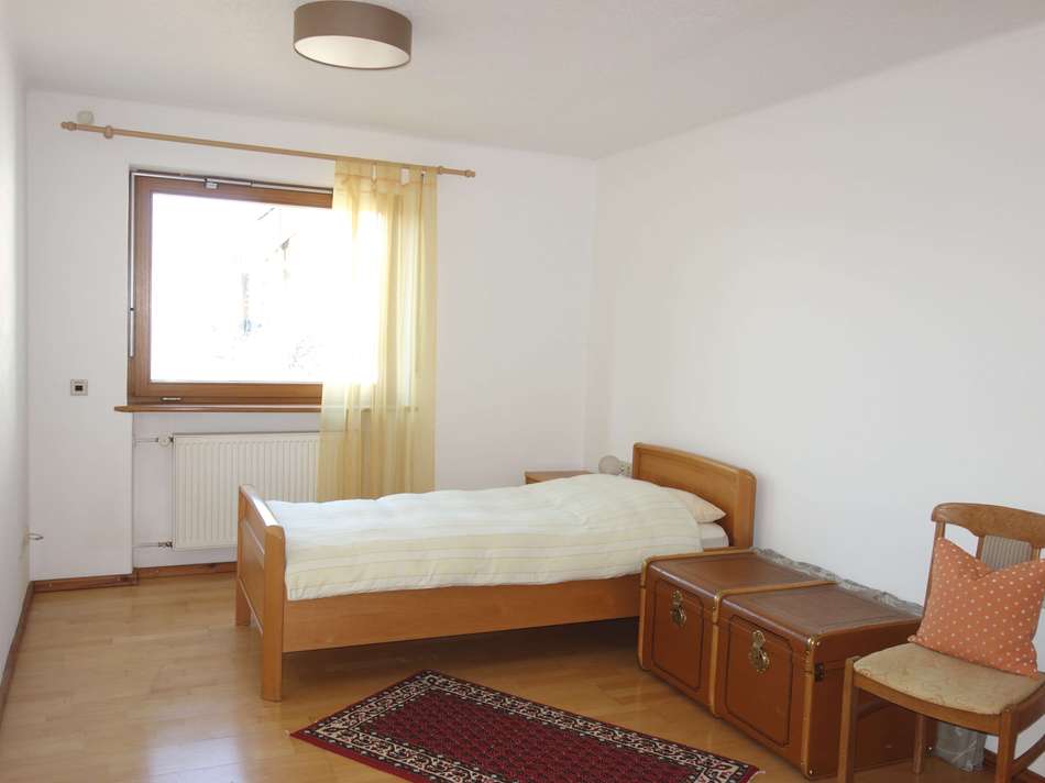 Kinderzimmer/Büro EG