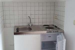 Schönes 1 Zi-Apartment mit Balkon-Einbauküche-Laminat im Herzen von MD-Stadtfeld zu vermieten – Ebendorfer Straße 17, 39108 Stadtfeld Ost, Magdeburg – Vorschaubild 4