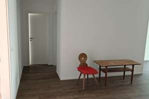 Helle 4-Zimmerwohnung / Eigener Eingang / Frisch renoviert  – Walter-Gropius-Platz 5, 72762 Reutlingen-Mitte, Reutlingen – Vorschaubild 2