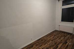Lichtdurchflutete und vollständig renovierte 2-Zimmer-Wohnung mit nagelneuer Einbauküche – Sattlerstr. 21, 42105 Wuppertal – Vorschaubild 2
