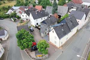 Einfamilienhaus mit Nebengebäuden - leerstehend – Die vollständige Adresse der Immobilie erhältst du vom Anbieter., 35614 Aßlar – Vorschaubild 2