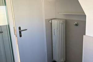Geräumige und helle Altbauwohnung mit Dachterrasse in bester Karlsfelder Lage – Blumenstraße 34, 85757 Karlsfeld – Vorschaubild 9