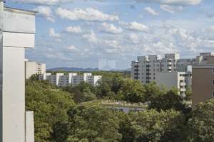 Bezugsfreie 2,5-Zi.-Whg mit Loggia und Tiefgaragenstellplatz – Die vollständige Adresse der Immobilie erhältst du vom Anbieter., 81737 Neuperlach, München – Vorschaubild 3