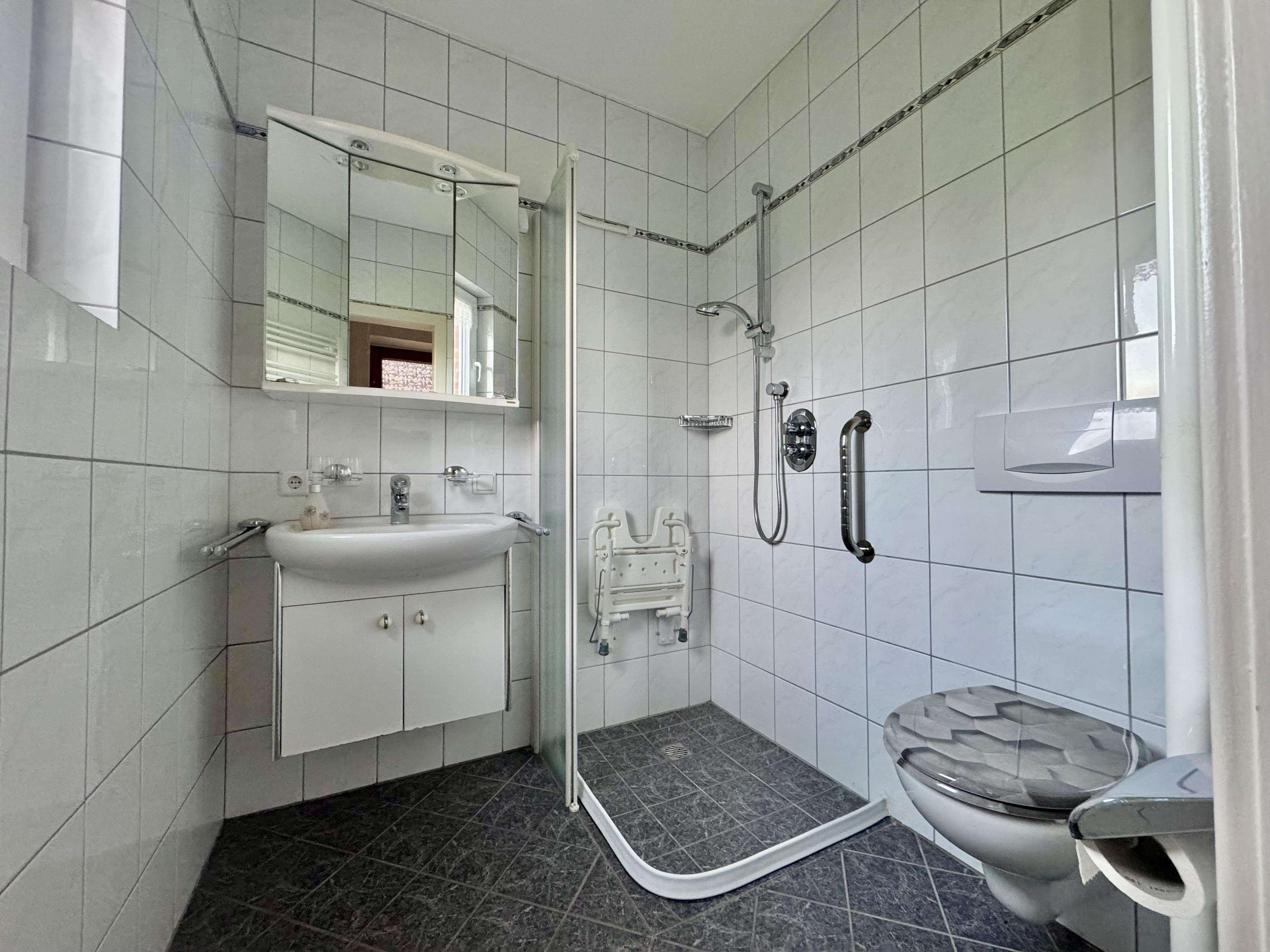 Immobilie in Uelsen - Vielseitig nutzbares Wohn- und Gewerbeobjekt in Uelsen - Bild 0