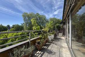 Wohnen über den Dächern von Grafenberg – Maisonette mit Terrasse und Blick ins Grüne – Wittelsbachstr. 10, 40629 Grafenberg, Düsseldorf – Vorschaubild 2