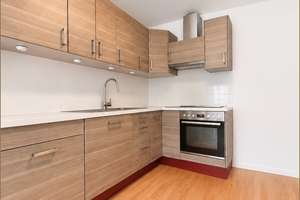 Licht, Ruhe, Lage – Stilvolle 2-Zimmer-Wohnung mit Terrasse in begehrtem Bogenhausen. – Hochstiftsweg 23, 81925 Oberföhring, München – Vorschaubild 3