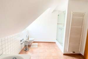 Helle Dachgeschosswohnung mit Balkon direkt am Ruhrpark – Die vollständige Adresse der Immobilie erhältst du vom Anbieter., 46049 Alstaden-Ost, Oberhausen – Vorschaubild 6