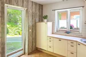 Modernes Familienzuhause unter Kastanien: Gartenidylle, Carport, Wärmepumpe, PV-Anlage – Die vollständige Adresse der Immobilie erhältst du vom Anbieter., 23569 Kücknitz, Lübeck – Vorschaubild 9