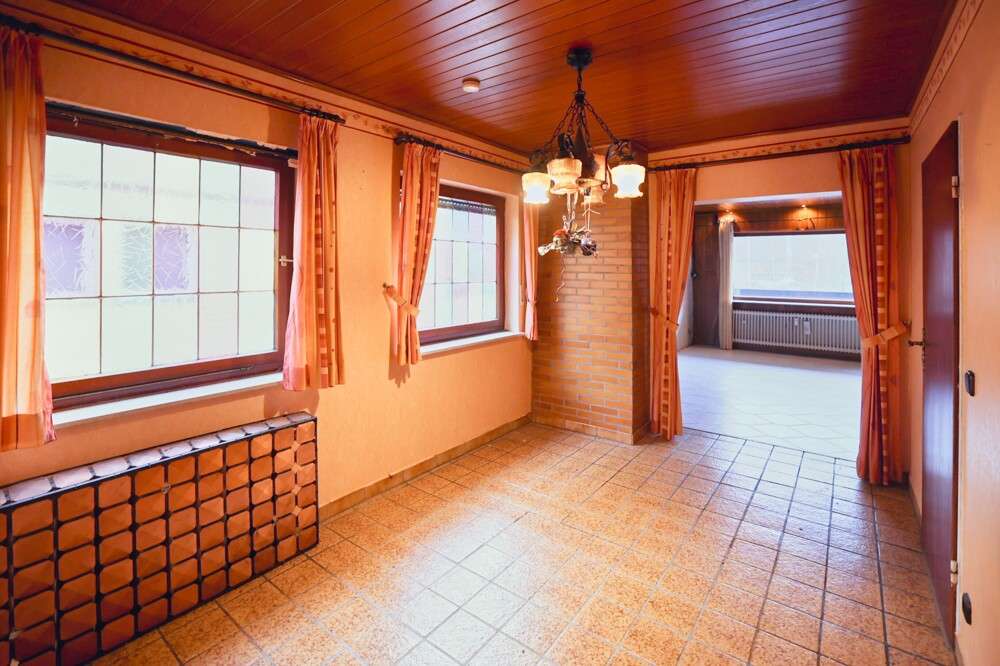 Immobilie in Lahnstein - 4-Parteien Mehrfamilienhaus mit Garage, Stellplätzen, Garten u. Terrasse in Lahnstein-Frierichssegen - Bild 0