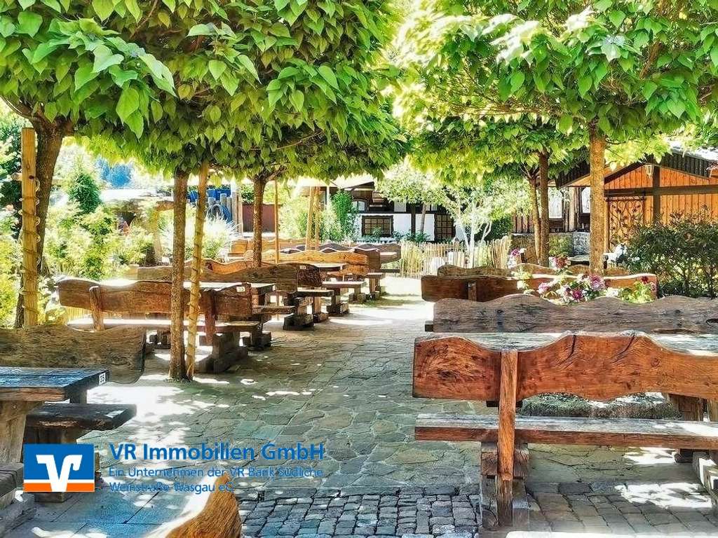 Immobilie in Hinterweidenthal - Charmantes, einzigartiges Wohnhaus mit Gaststätte und Biergarten in Hinterweidenthal - Bild 2