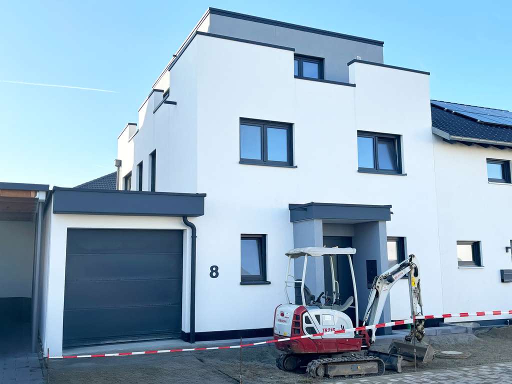 Immobilie in Rheinhausen - Moderne Doppelhaushälfte mit Dachterrasse - Bild 0