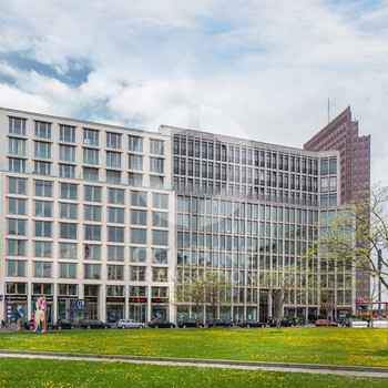 "Mall of Berlin" im Visier. combine Transaction.