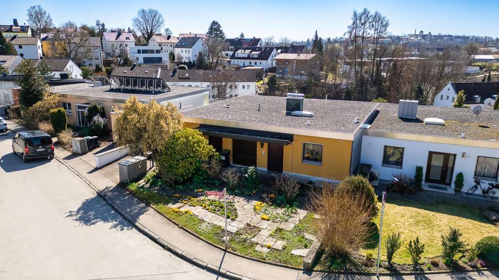 Immobilie in Freising - Weitläufiges EFH im Bauhausstil mit Einliegerwohnung, Einzelgarage & traumhaftem Garten in Freising. - Bild 1