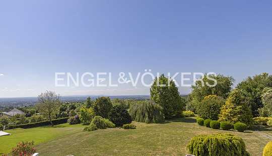 Bild von Traumgrundstück mit grandiosem Blick und sanierungsbedürftiger Villa
