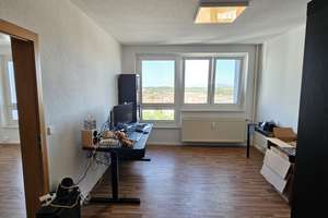 Wohnen mit Aussicht: Großzügige 2,5-Zimmer-Wohnung in Erfurts Altstadt – Juri-Gagarin-Ring 126a, 99084 Altstadt, Erfurt – Vorschaubild 12