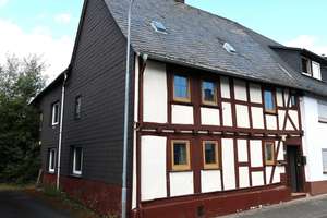 Charme trifft Potenzial: Denkmalgeschütztes Haus mit Nebengrundstück in Greifenstein – Die vollständige Adresse der Immobilie erhältst du vom Anbieter., 35753 Greifenstein – Vorschaubild 2