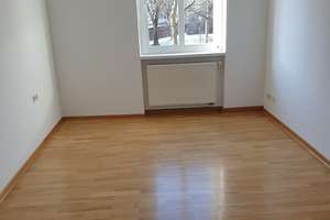1 ZW mit Küche, Flur, Bad mit Wanne, Keller, renoviert.  – Haugerglacisstraße 8, 97080 Altstadt, Würzburg – Vorschaubild 7