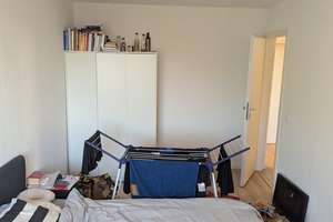 helles Zimmer in Heidelberger WG – Otto-Hahn-Platz 3, 69126 Emmertsgrund, Heidelberg – Vorschaubild 3