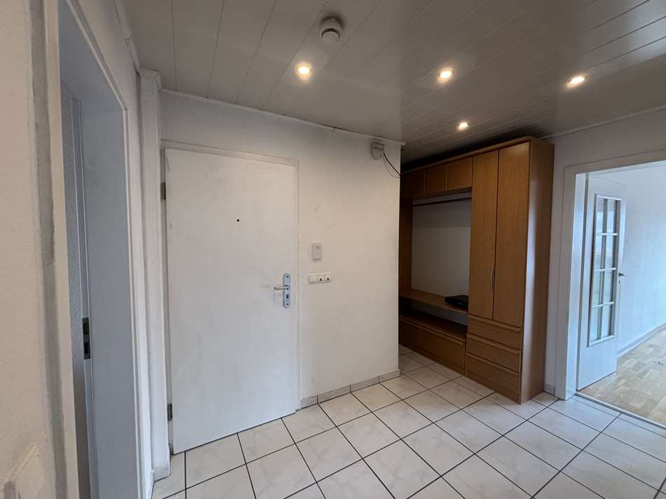 Eingangstür mit Gaderobe