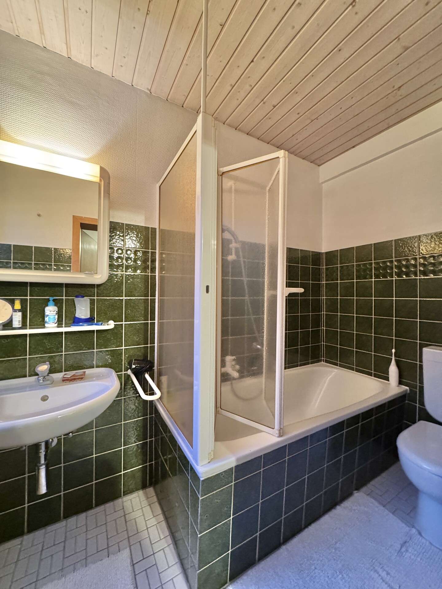 Immobilie in Gehrden - Ihr neues IMMOBILIEN QUARTIER: Gepflegtes 2-Fam.-Haus mit viel Charme & hinlänglich Platz - Bild 1