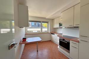 Volksdorf: großes Apartment mit Balkon u. Weitblick - U-Bahn fußläufig – Die vollständige Adresse der Immobilie erhältst du vom Anbieter., 22359 Volksdorf, Hamburg – Vorschaubild 3