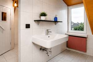 Charmante 3-Raun-Maisonette mit 106 m², Sauna & Whirlpool –  und viel Ausbaureserve im Spitzboden – Die vollständige Adresse der Immobilie erhältst du vom Anbieter., 47169 Marxloh, Duisburg – Vorschaubild 7