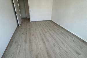 Großzügige 2-Zimmer mit Balkon, EBK, Laminat und Wanne in sehr guter Lage! – Kanzlerstraße 39, 9112 Kaßberg, Chemnitz – Vorschaubild 5