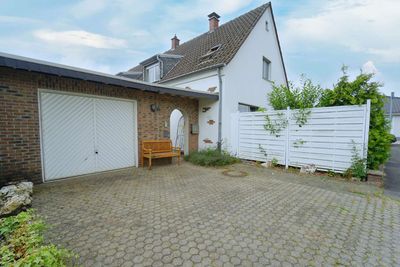 Ihr Projekt in Hitdorf – Doppelhaushälfte mit großem Garten und Möglichkeiten