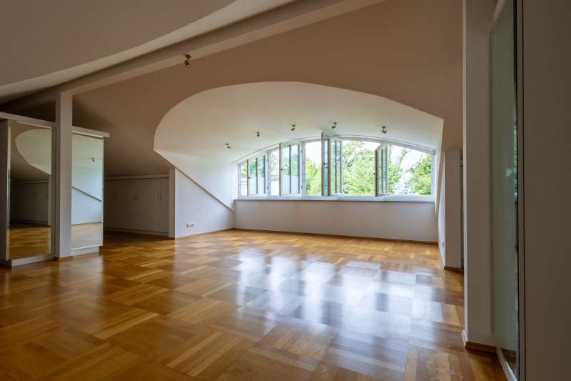 Immobilie in Stephanskirchen - Attraktive Dachgeschoß Maisonette - Wohnung in begehrter Lage von Stephanskirchen - Bild 0