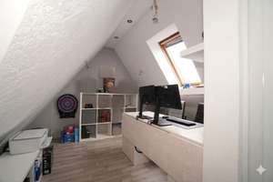Sanierte Dachgeschosswohnung mit Dachterrasse und Garage in Bielefeld Quelle – Die vollständige Adresse der Immobilie erhältst du vom Anbieter., 33649 Brackwede, Bielefeld – Vorschaubild 9